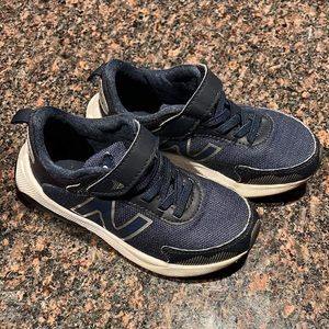 SOLD New balance boy’s sneakers